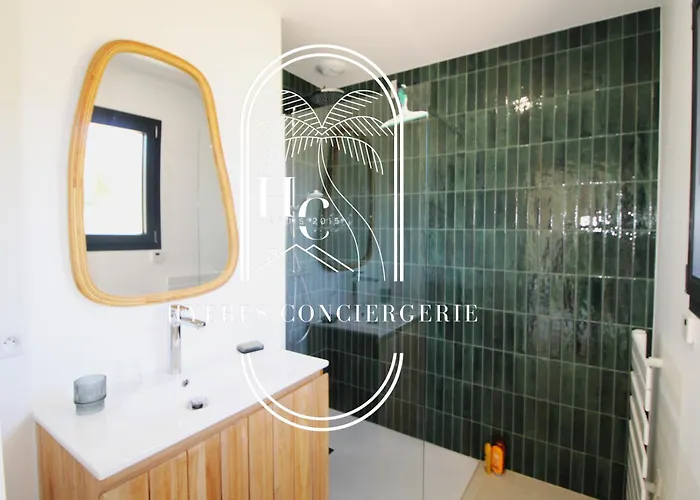 Βίλα Moderne Giens Proche Piscine Climatisation Wifi By Hc Ιέρ